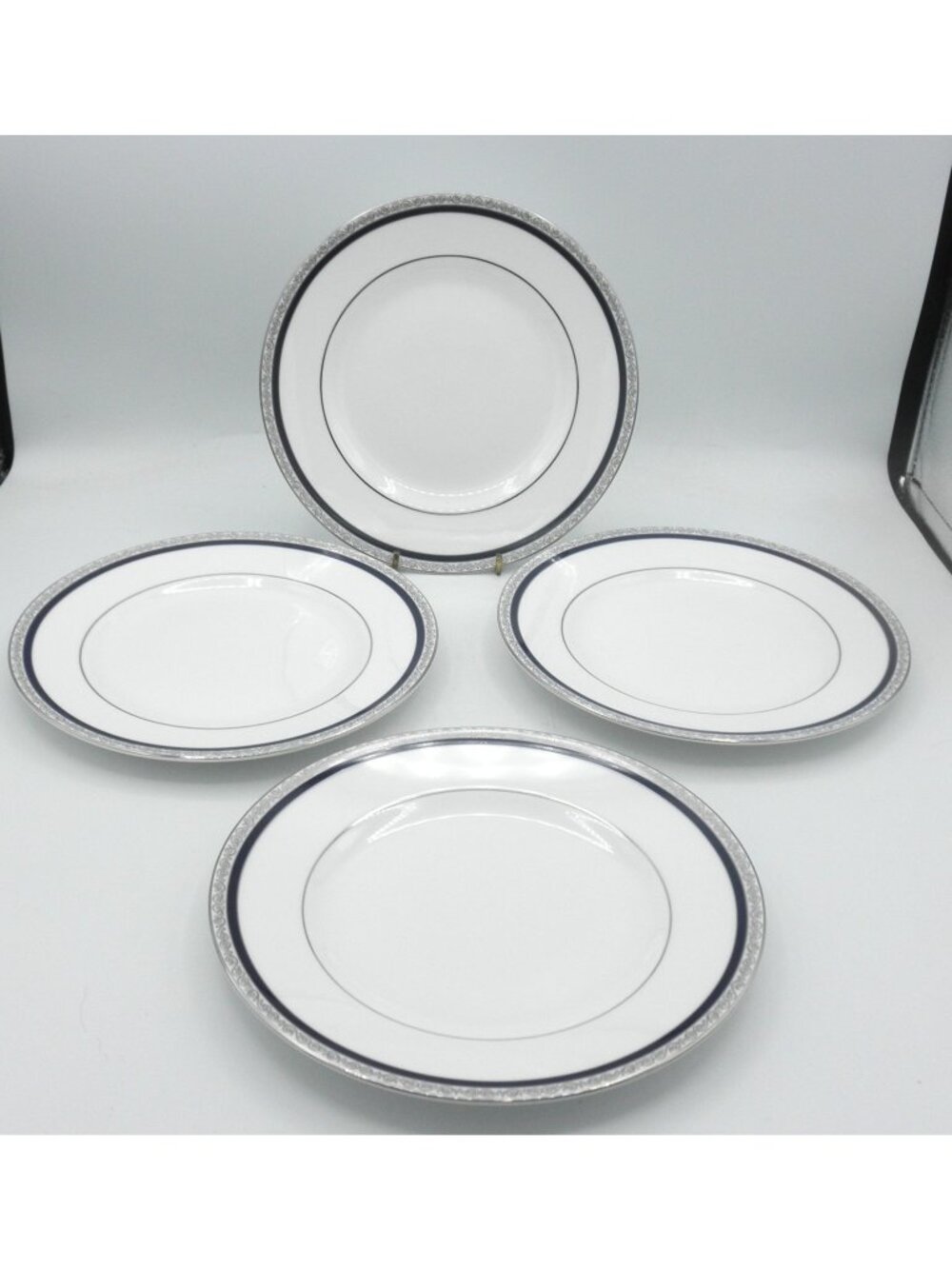 Seville by Wedgwood 8 Inch Salad Plates Set of 4 Pattern Code WW SEV - Picture 7 of 7